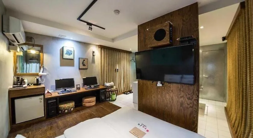 Hotel Yaja Yeongdeungpo Сеул 2*,